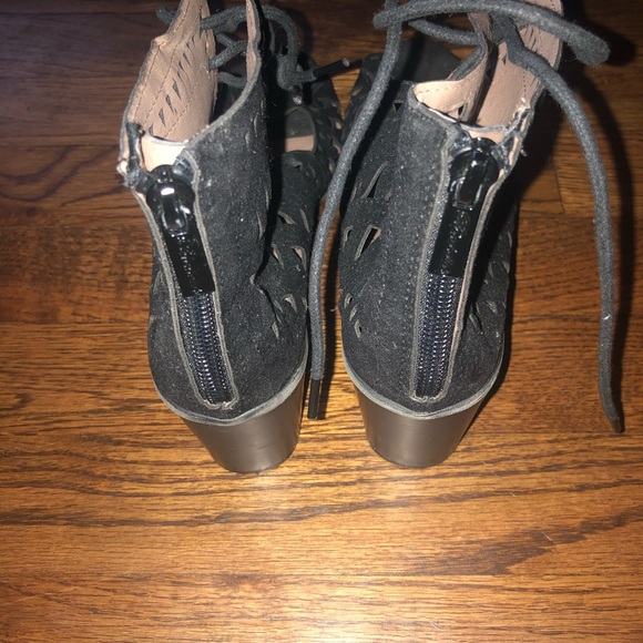 Women’s 8 1/2 dress shoes - Picture 4 of 8